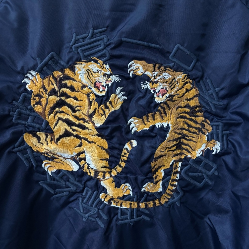 10 Deep Navy Jacket with Tiger Embroidery size 3X - Picture 3 of 6